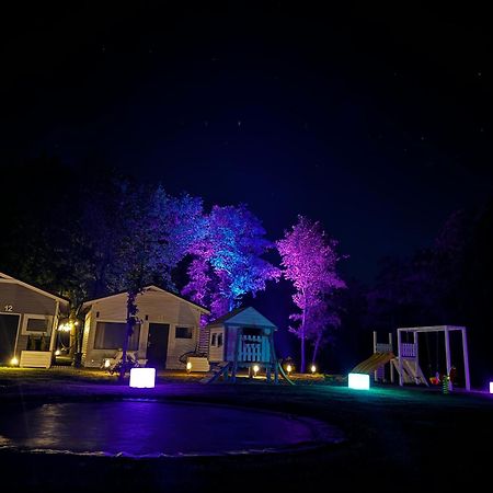 Lumi Resort Domki Letniskowe Z Podgrzewanym Basenem Rewal Luaran gambar