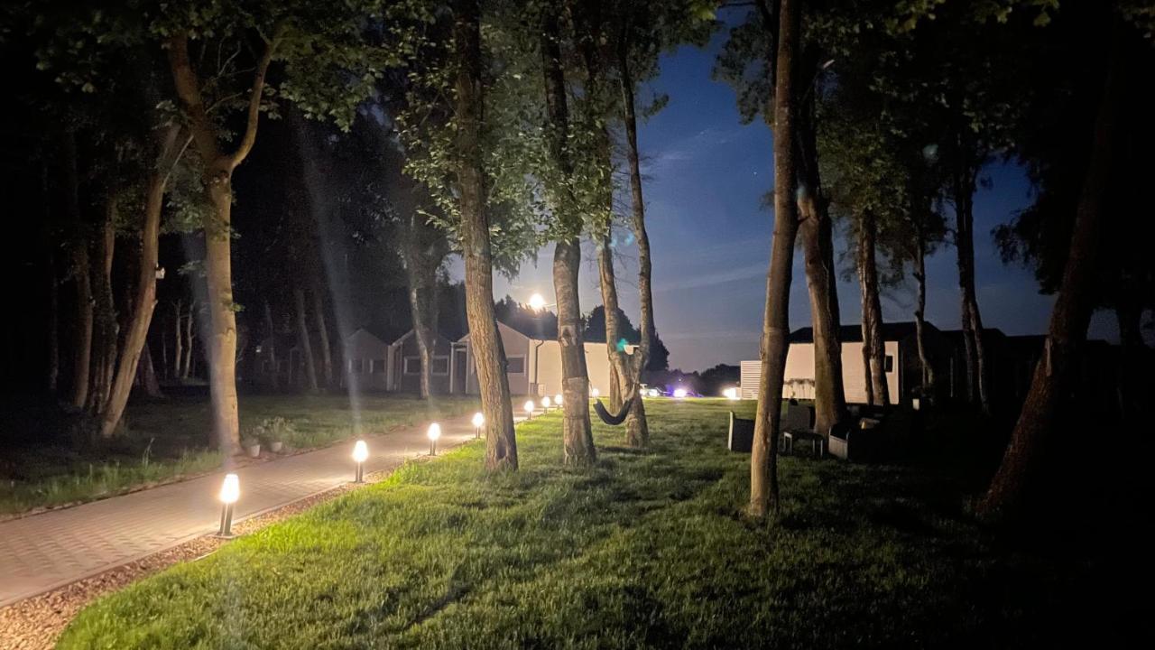 Lumi Resort Domki Letniskowe Z Podgrzewanym Basenem Rewal Luaran gambar