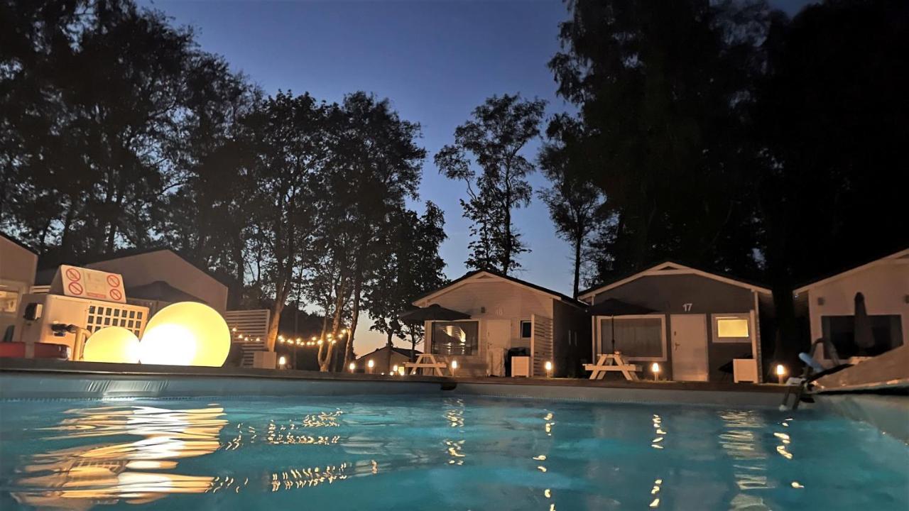 Lumi Resort Domki Letniskowe Z Podgrzewanym Basenem Rewal Luaran gambar