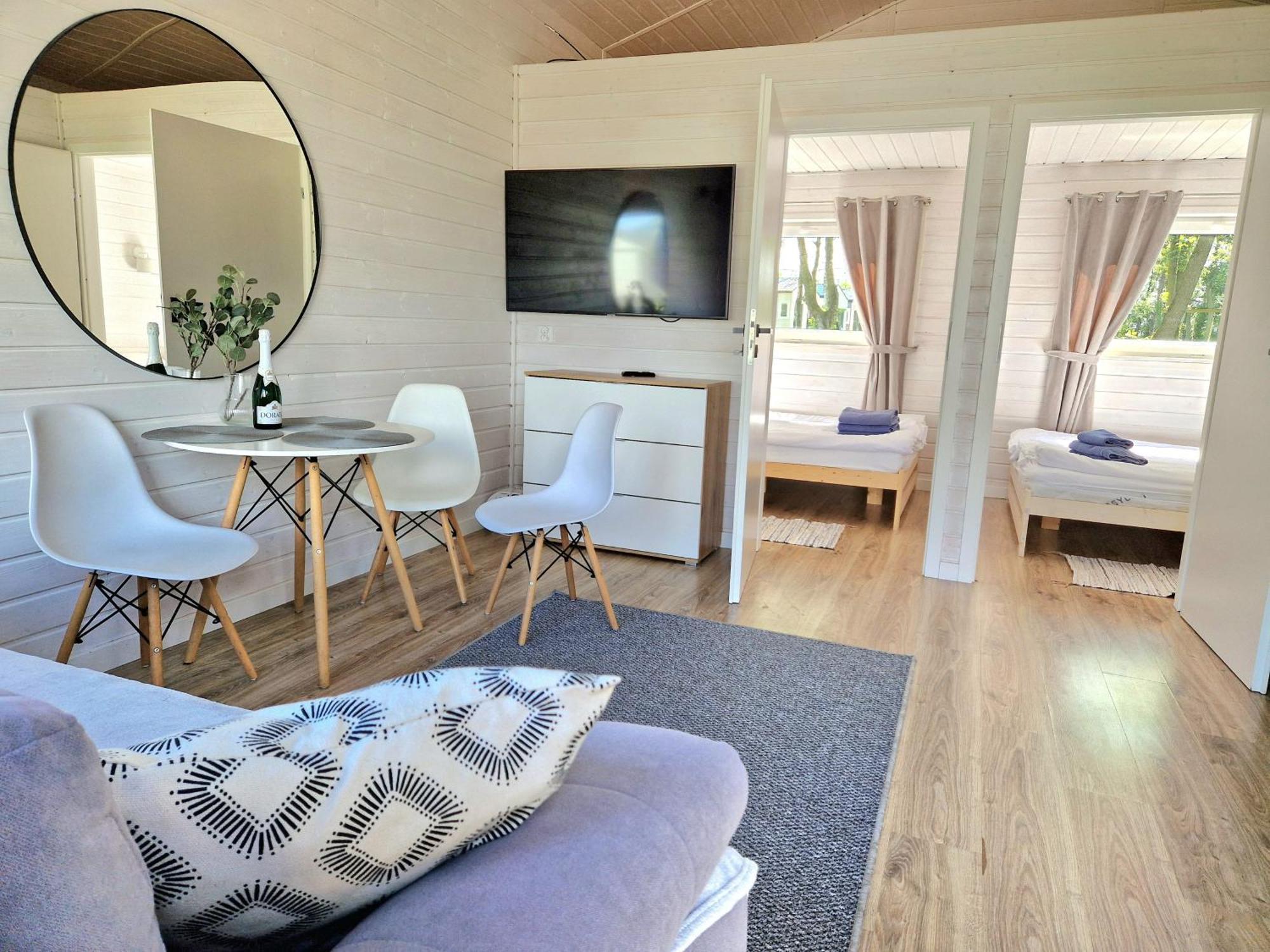 Lumi Resort Domki Letniskowe Z Podgrzewanym Basenem Rewal Luaran gambar