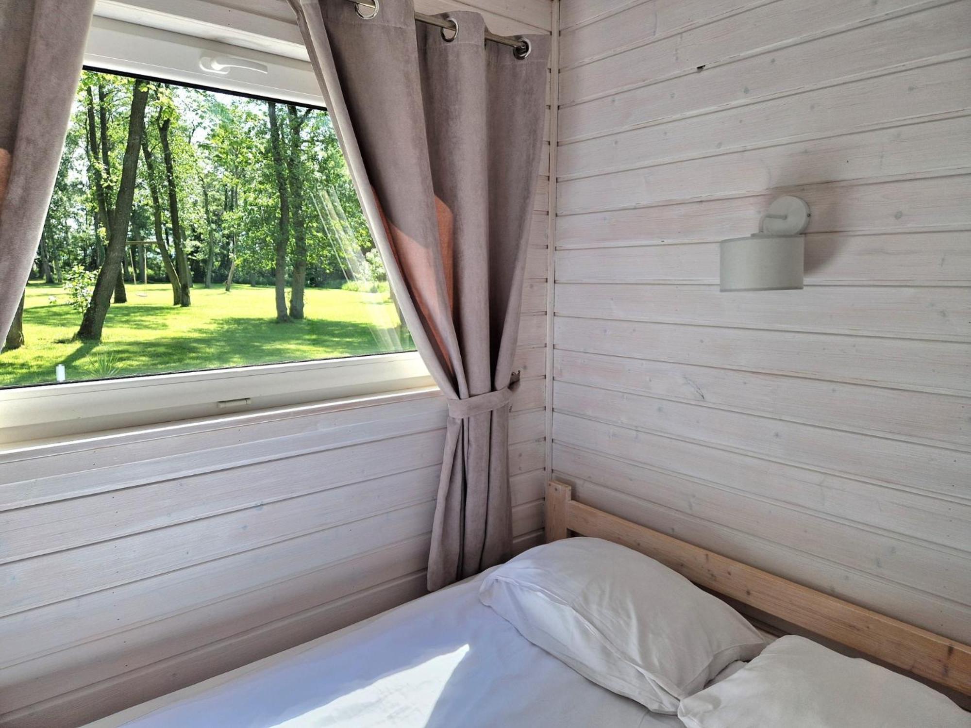 Lumi Resort Domki Letniskowe Z Podgrzewanym Basenem Rewal Bilik gambar