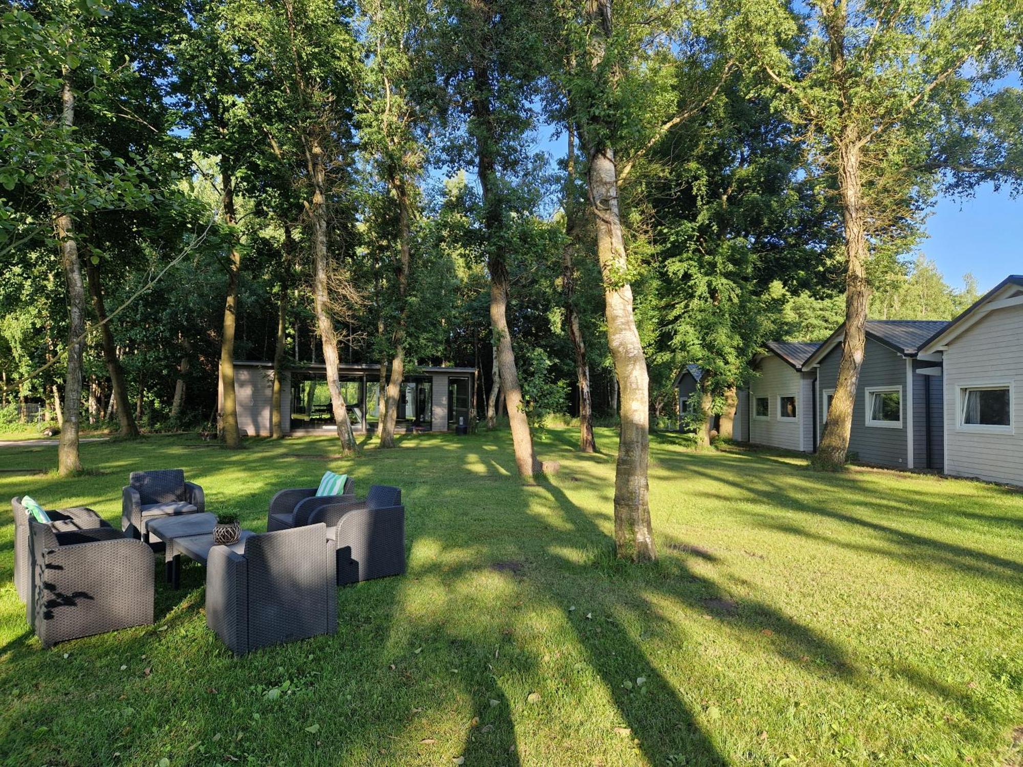 Lumi Resort Domki Letniskowe Z Podgrzewanym Basenem Rewal Luaran gambar